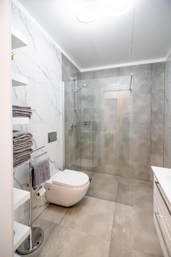 Owls Hill Apartment Kaunas Bagian luar foto